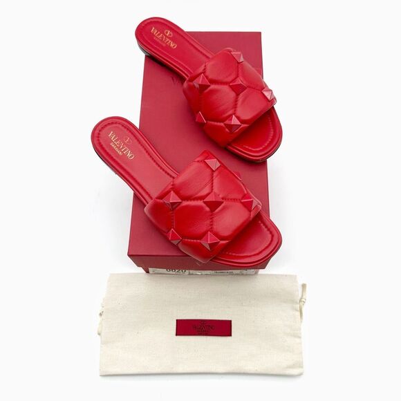 VALENTINO Rockstud Red Leather Sandal Size 39 Flat Flip Flop Slide Mule Studded - Picture 2 of 13
